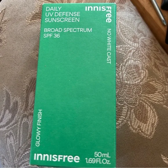 Innisfree 👑HP👑Daily UV Defense Sunscreen - Picture 4 of 5